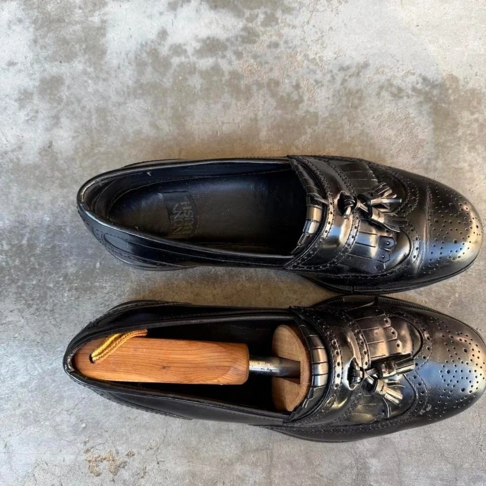 Vintage 90's Nunn Bush Shiny black leather wing tip tassel loafers dress shoes 9